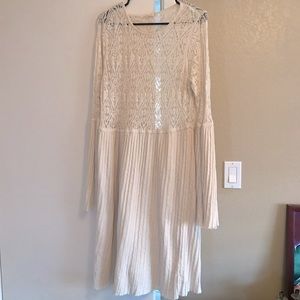 LAST CALL dreamy white cotton dress w/ bell sleeve